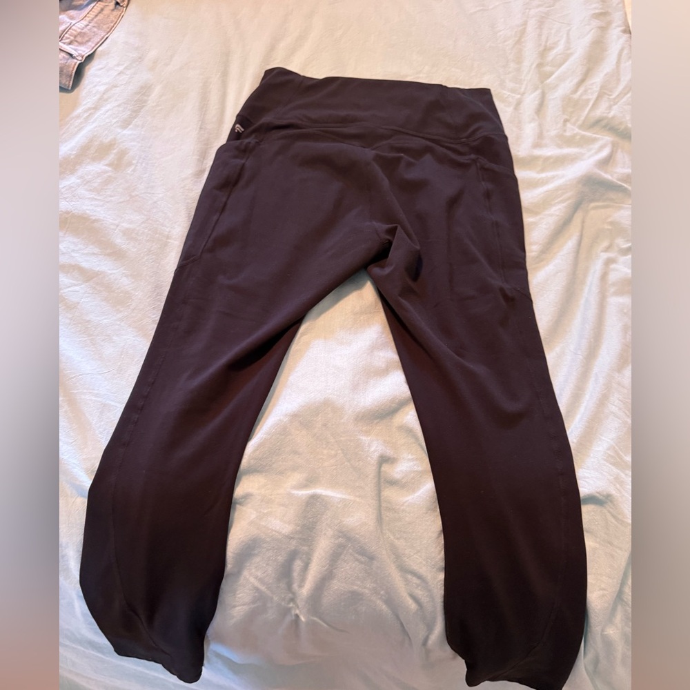 Fabletics | PureLuxe High Waisted Pocket Capri Leggings Medium - Picture 8 of 9